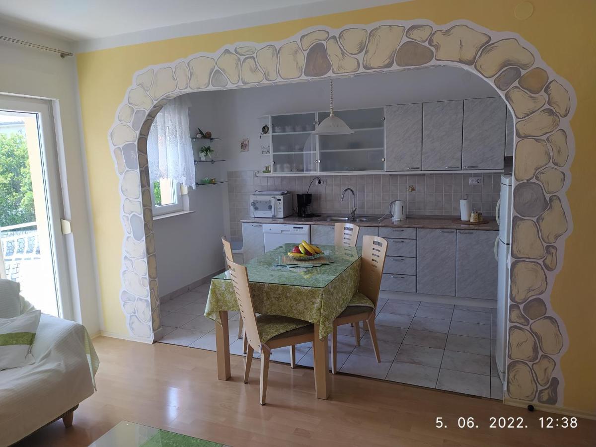 Apartma Sara